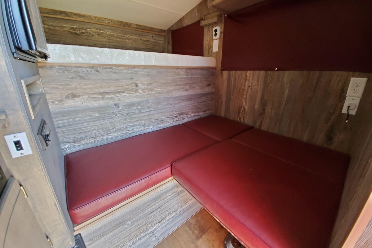 2018 Capri Truck Camper Retreat Package N/A in Casper, WY